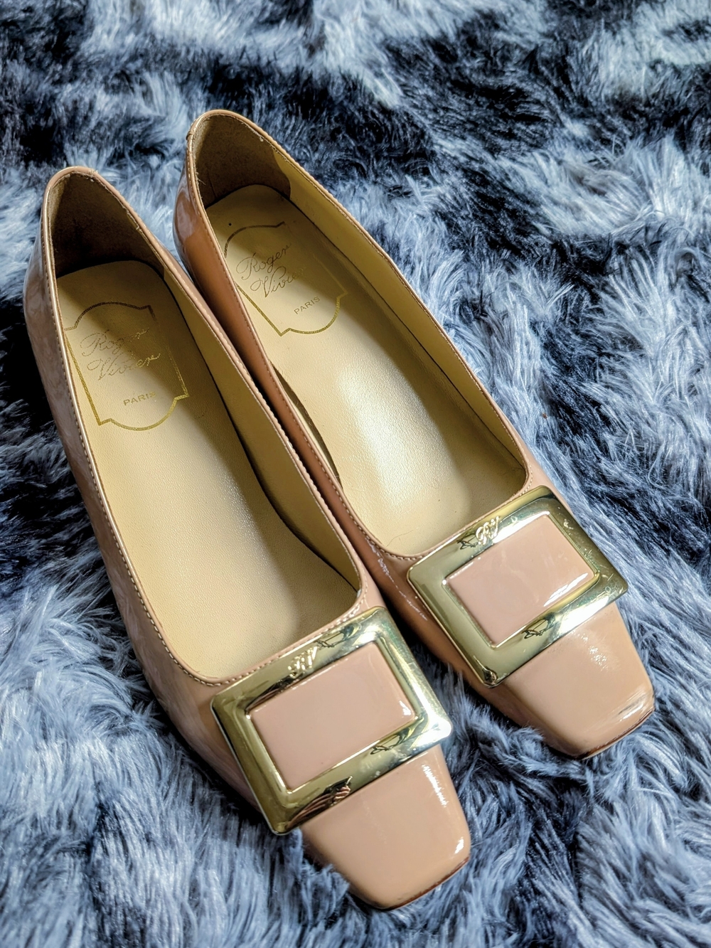 Roger Vivier Nude Patent Leather Buckle Pumps